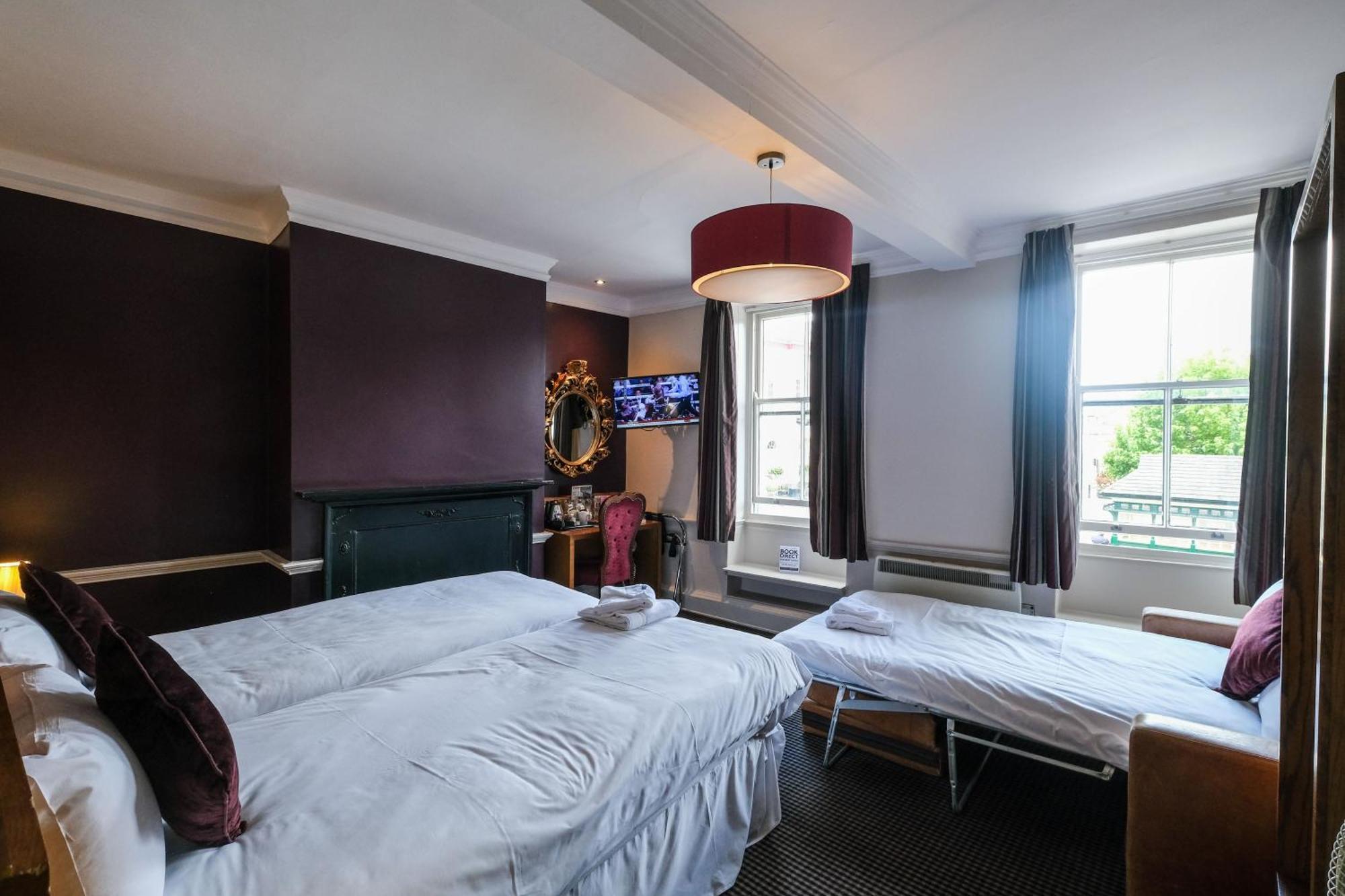 The Unicorn Hotel Wetherspoon Ripon Exteriér fotografie